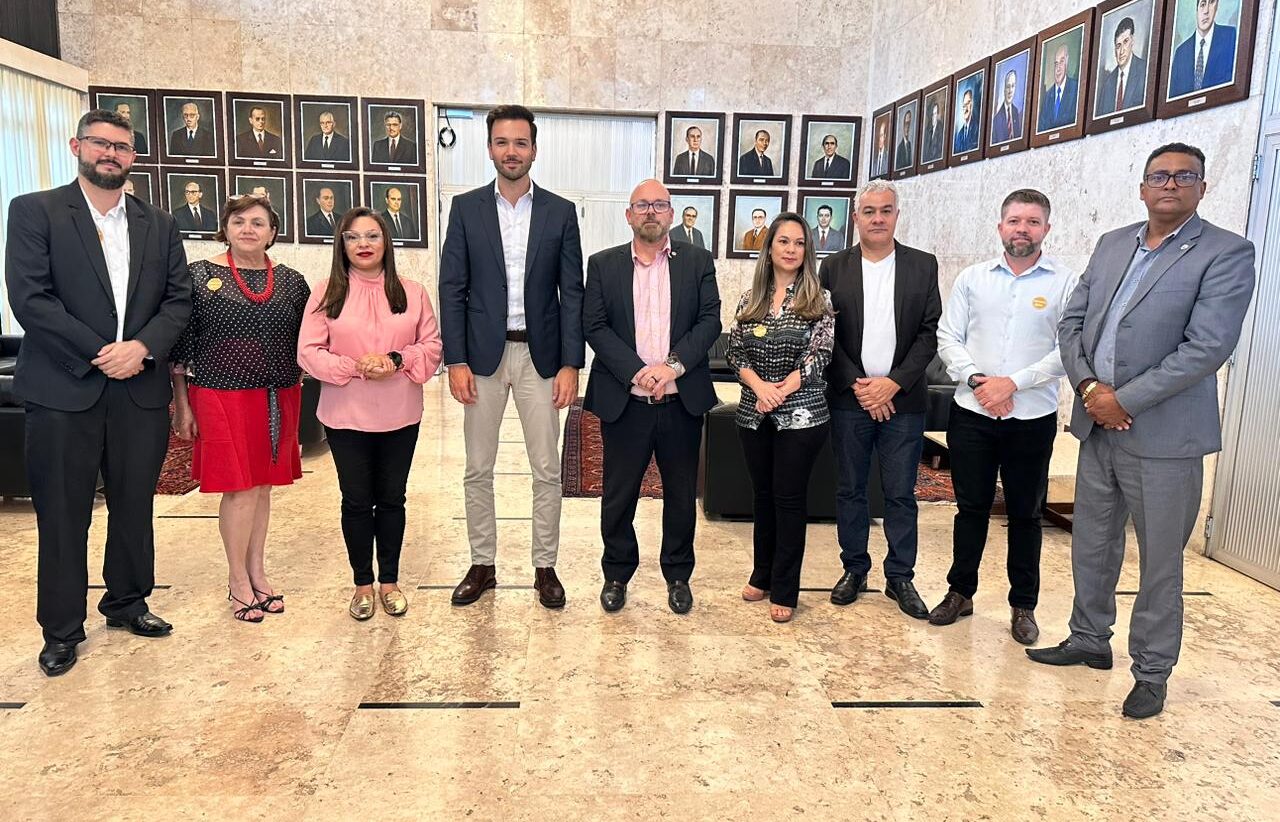 Sindpol/MG é recebido pelo Presidente da Assembleia Legislativa, Tadeu Martins Leite