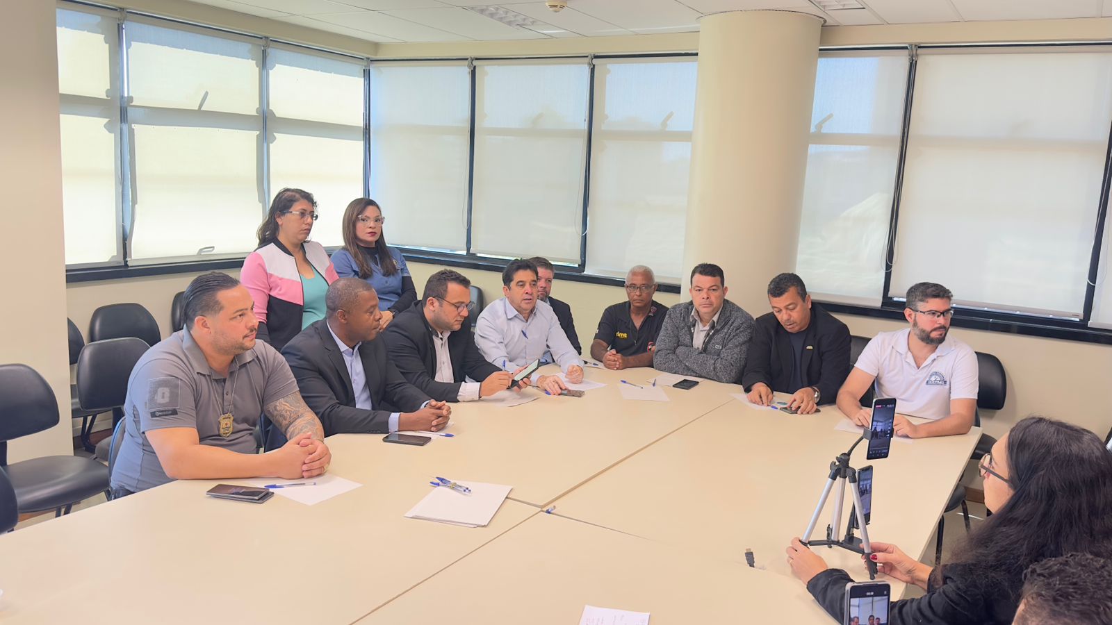 Após emenda rejeitada na Assembleia Legislativa, Sindpol/MG convoca por meio de live conjunta uma manifestação para o  dia 27/06, às 09:h00, na galeria da ALMG.