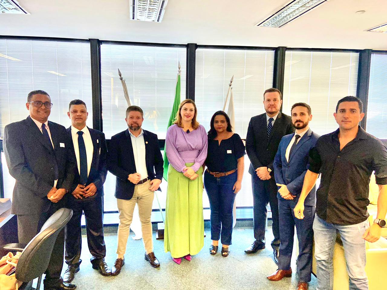 Sindpol/MG se reúne com a chefe de polícia, Draª Letícia Gamboge e protocola ofício com demandas da PCMG