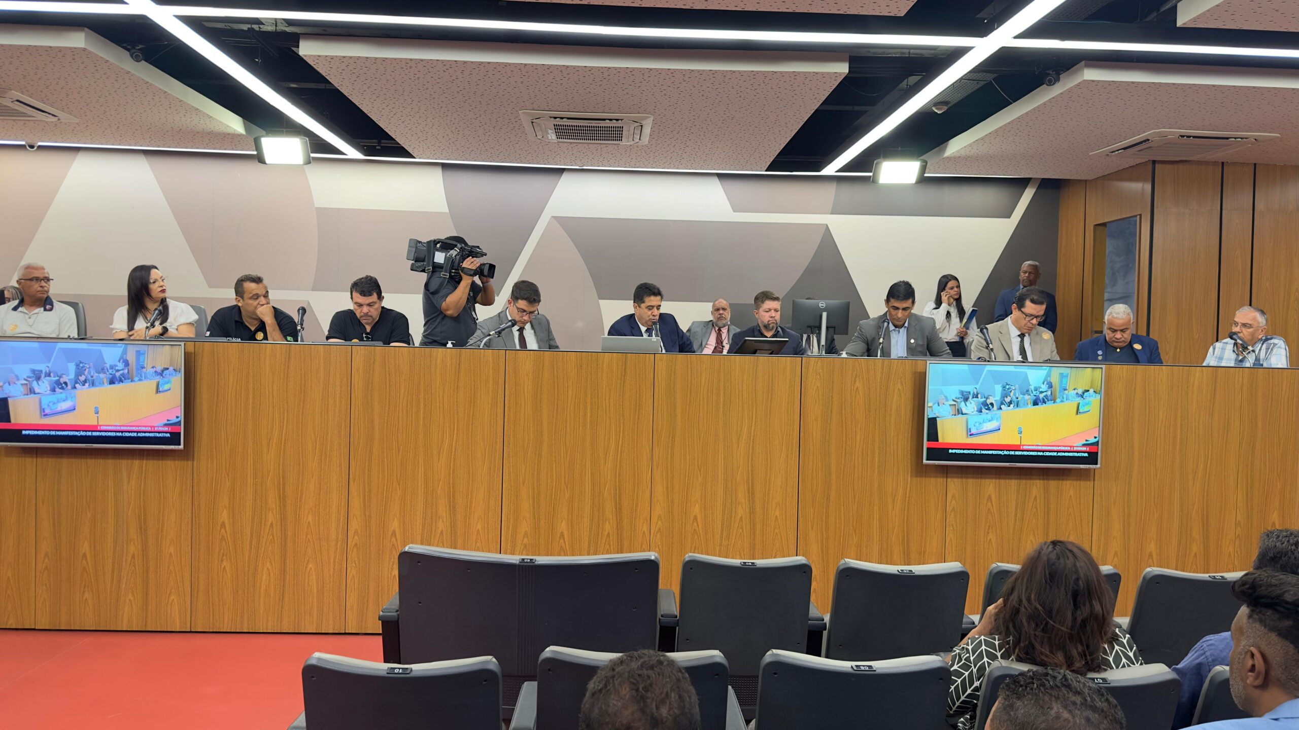 Sindpol/MG presente em audiência pública que discute impedimento do ato de manifestar pacificamente