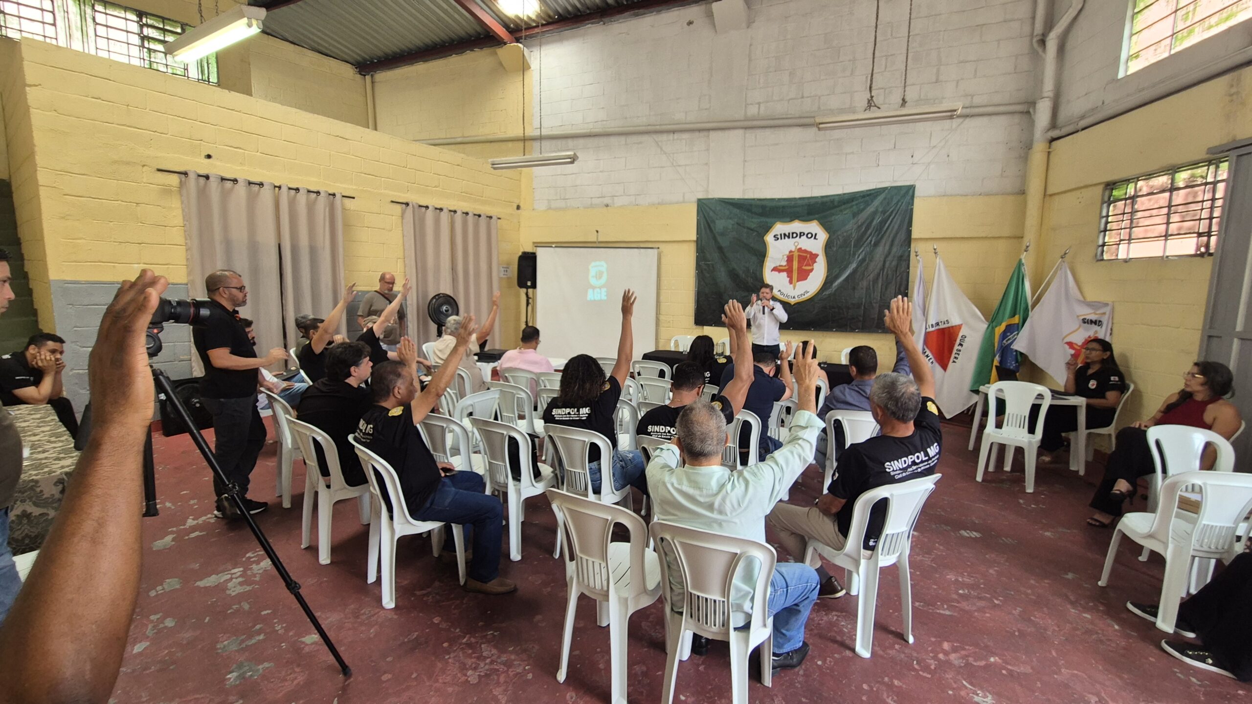 Assembleia Geral do Sindpol-MG aprova contas, mudança estatutária e ação coletiva