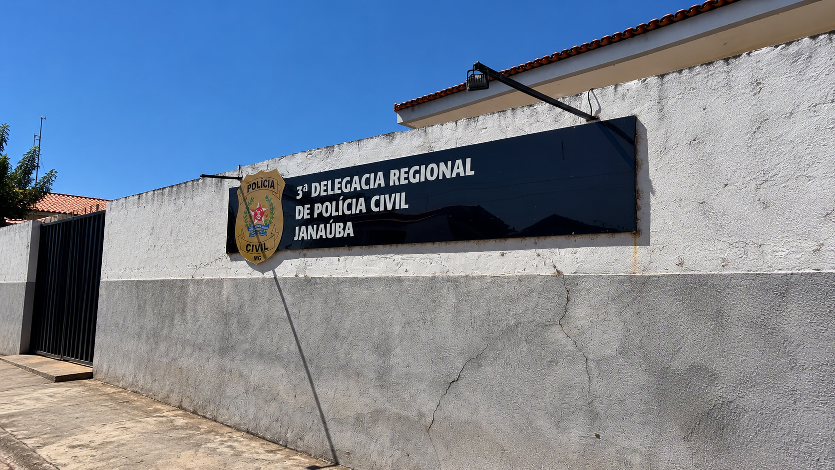 Falta de efetivo e escoltas de presos prejudicam investigações em Janaúba